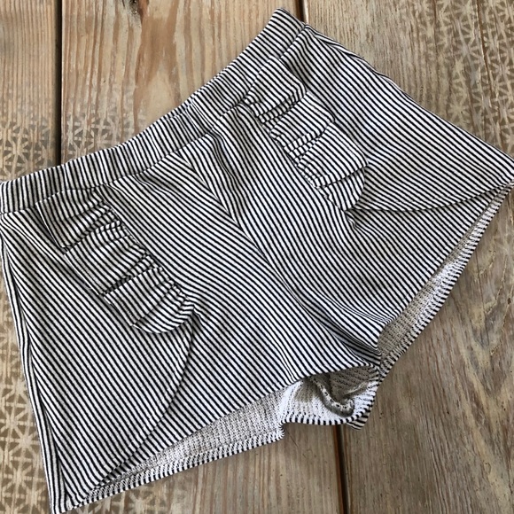 Striped shorts ...super cute! ZARA TRAFALUC - Picture 1 of 4